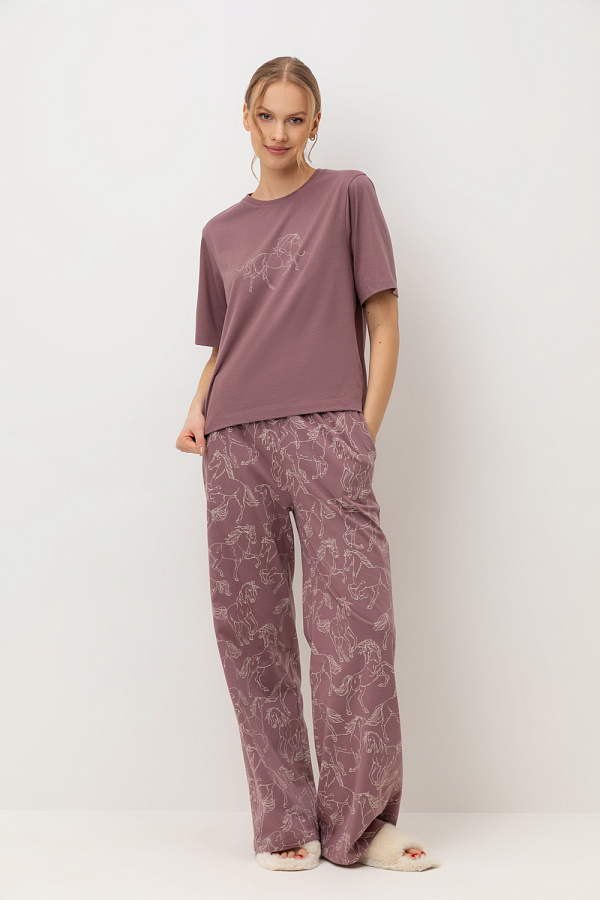 картинка Комплект футболка и брюки из хлопка с модалом от магазина Одежда+