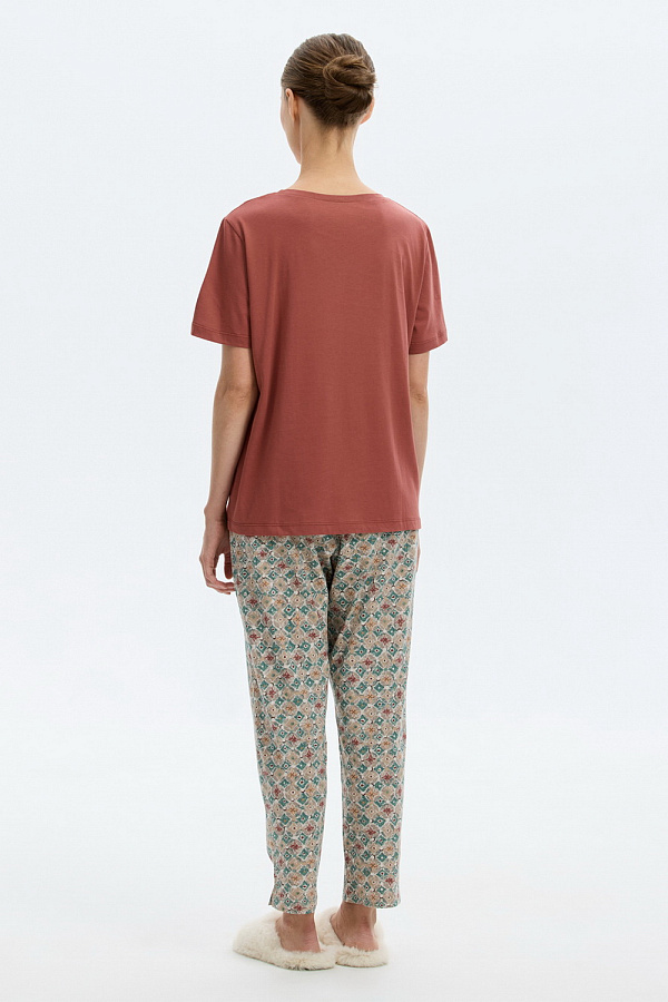 картинка Комплект футболка и брюки из гребенного хлопка от магазина Одежда+