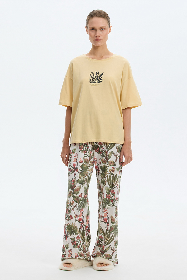 картинка Комплект футболка и брюки из гребенного хлопка от магазина Одежда+