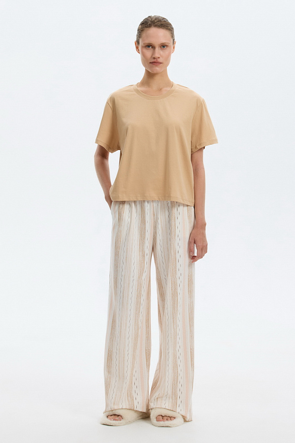 картинка Комплект футболка и брюки из хлопка с модалом от магазина Одежда+