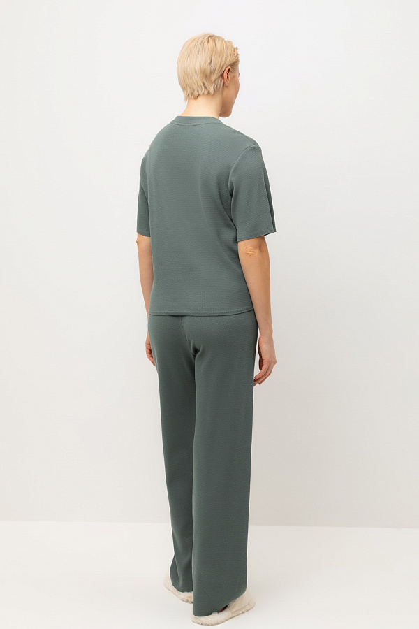 картинка Комлпект футболка и брюки из объемного трикотажа от магазина Одежда+