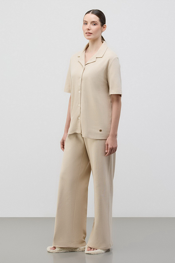 картинка Комплект рубашка и брюки из вафельного хлопка от магазина Одежда+