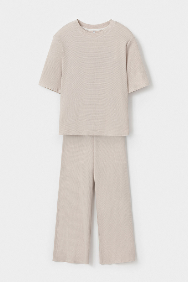 картинка Комлпект футболка и брюки из объемного трикотажа от магазина Одежда+