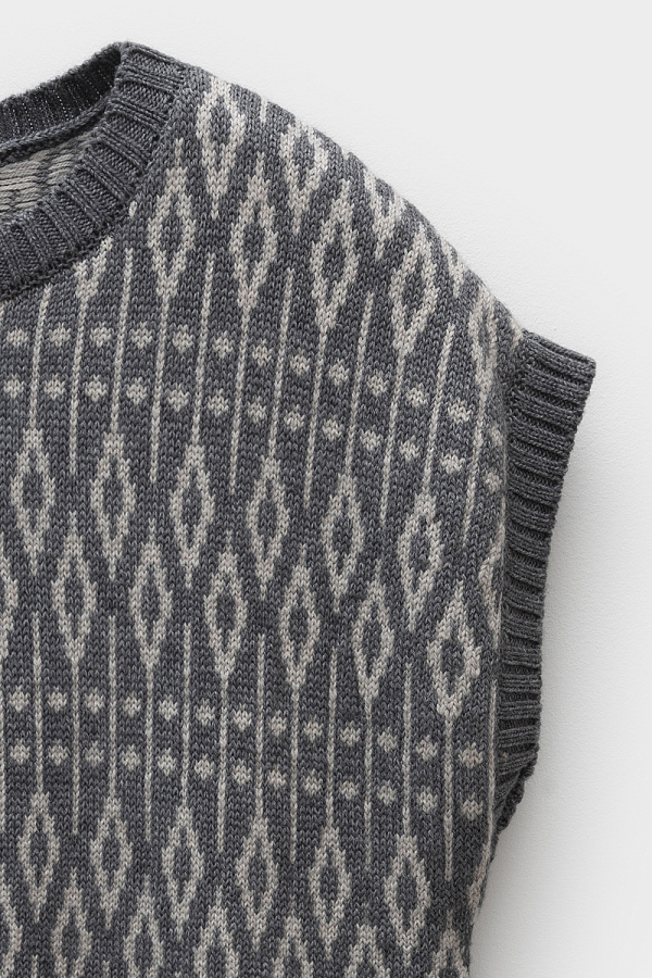 картинка Жилет от магазина Одежда+