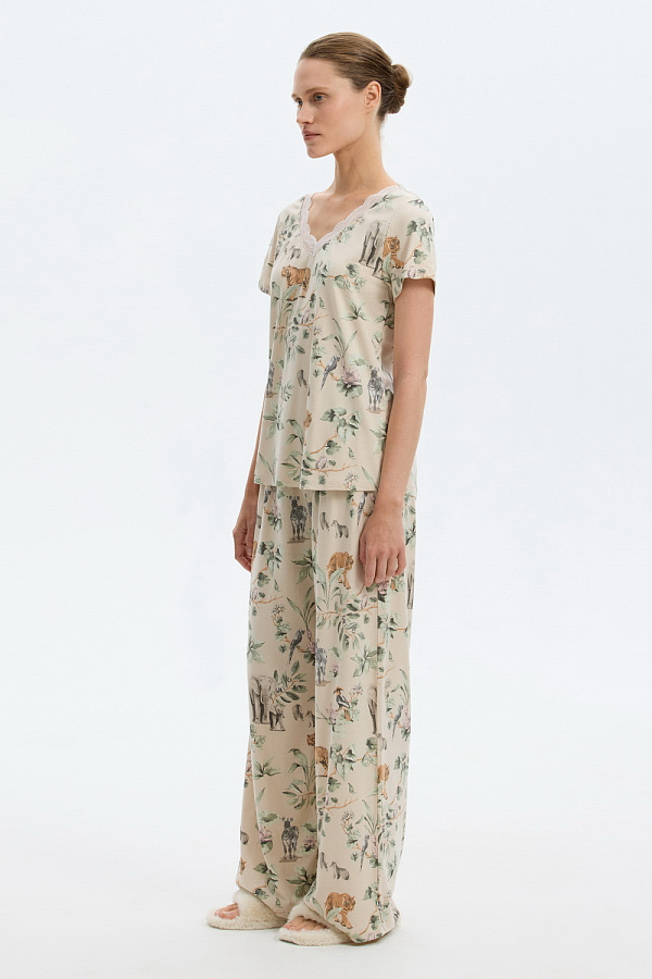 картинка Комплект футболка и брюки из гребенного хлопка от магазина Одежда+