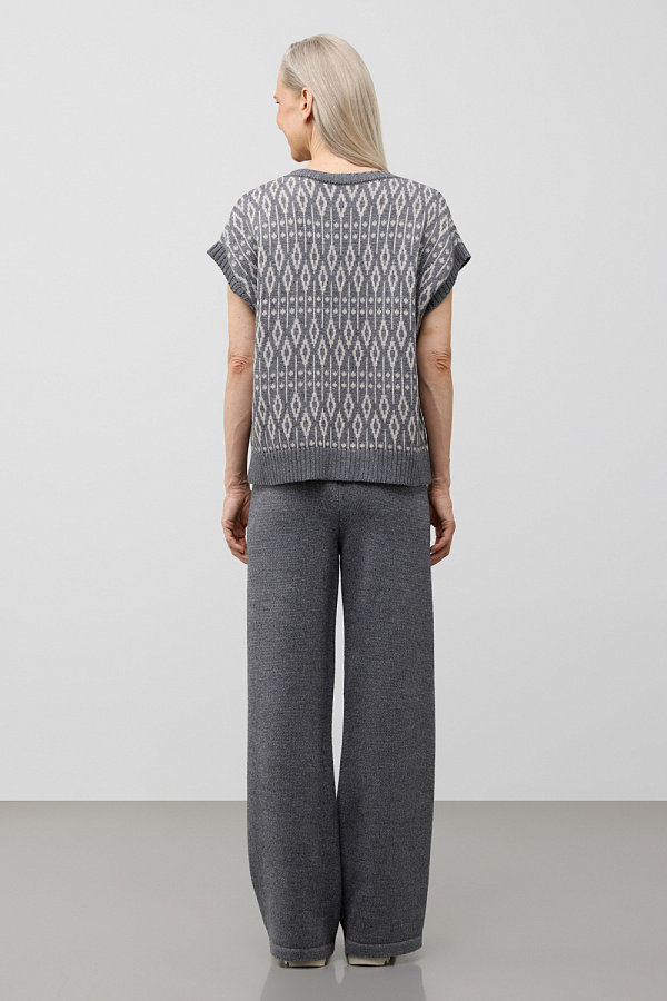 картинка Жилет от магазина Одежда+