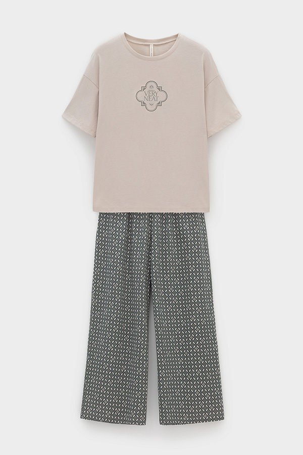 картинка Комплект футболка и брюки из гребенного хлопка от магазина Одежда+