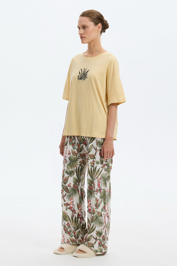 картинка Комплект футболка и брюки из гребенного хлопка от магазина Одежда+