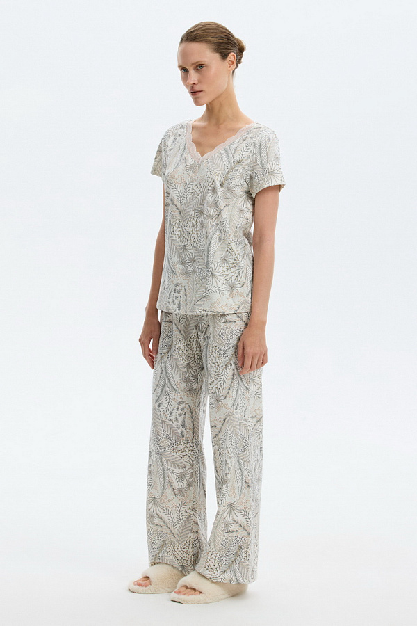 картинка Комплект футболка и брюки из гребенного хлопка от магазина Одежда+