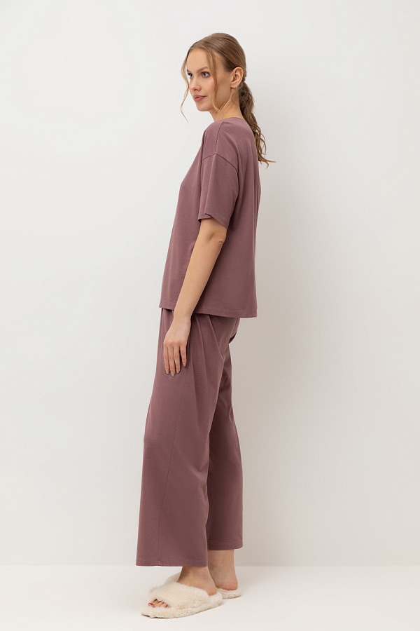 картинка Комплект футболка и брюки из хлопка с модалом от магазина Одежда+