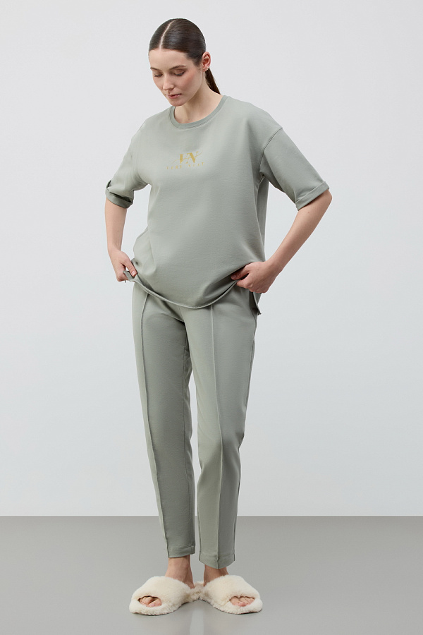 картинка Комплект футболка и брюки из футера от магазина Одежда+