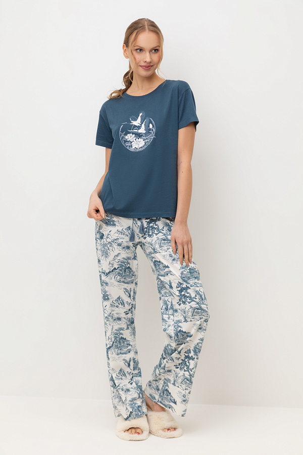 картинка Комплект футболка и брюки из хлопка с модалом от магазина Одежда+