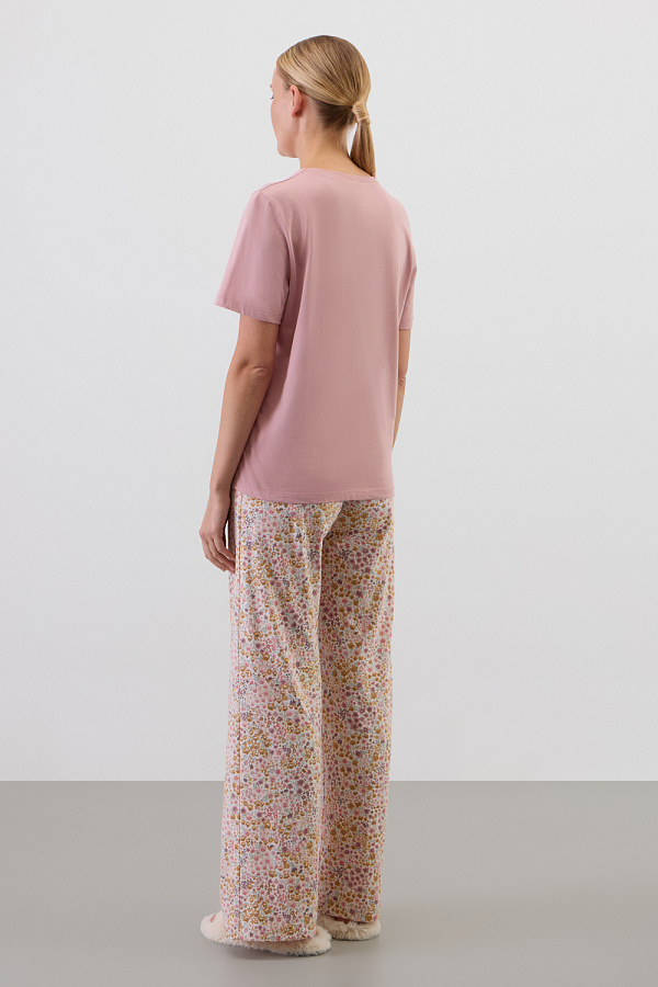 картинка Комплект футболка и брюки из гребенного хлопка от магазина Одежда+