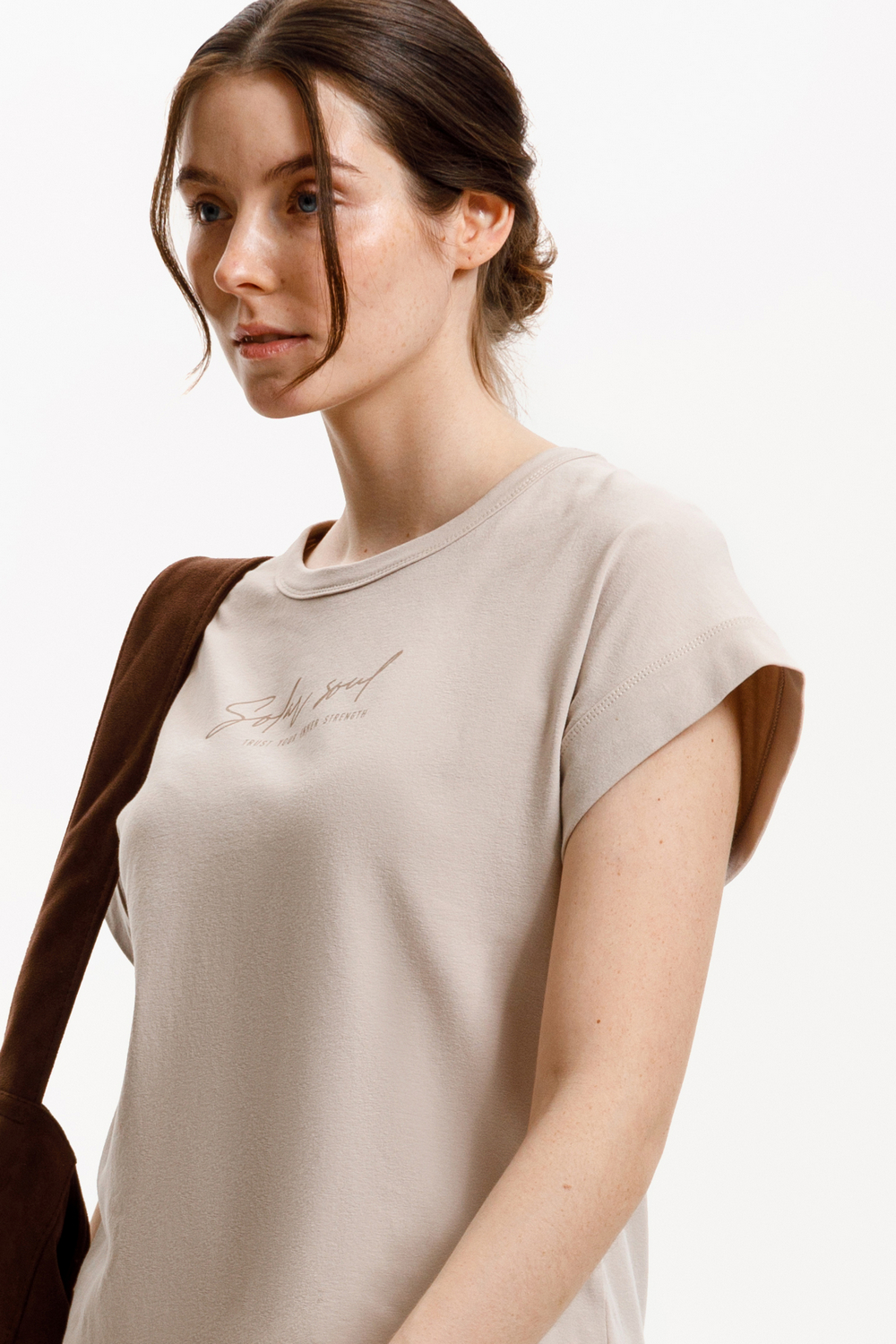 картинка Футболка прямого силуэта с эластаном от магазина Одежда+