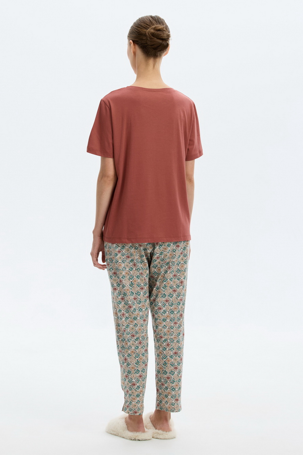 картинка Комплект футболка и брюки из гребенного хлопка от магазина Одежда+