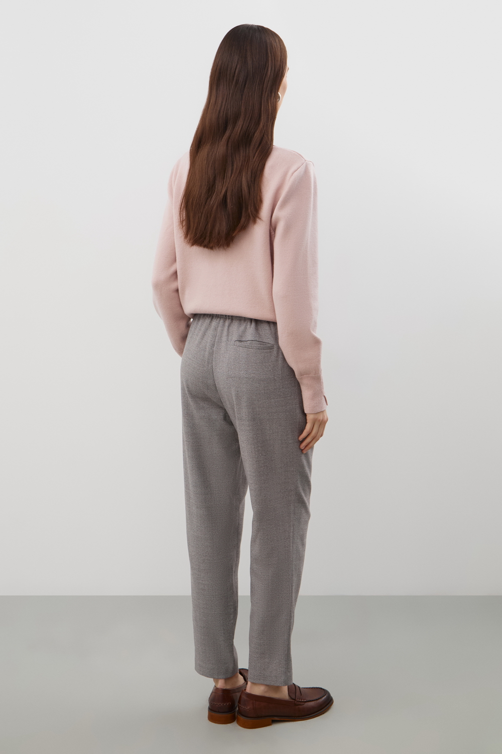 картинка брюки светло-серый от магазина Одежда+