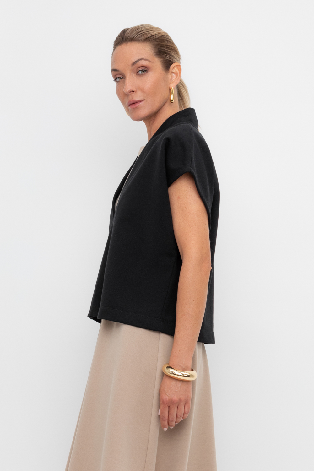 картинка Жилет из премиального трикотажа от магазина Одежда+