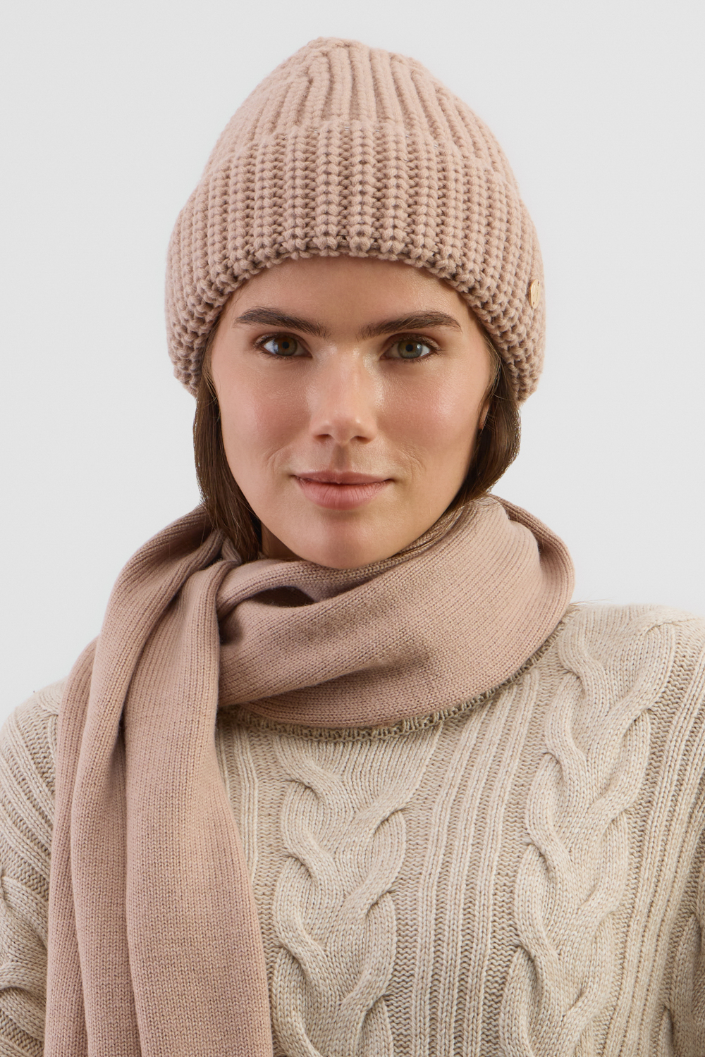 картинка Шапка вязаная с отворотом от магазина Одежда+