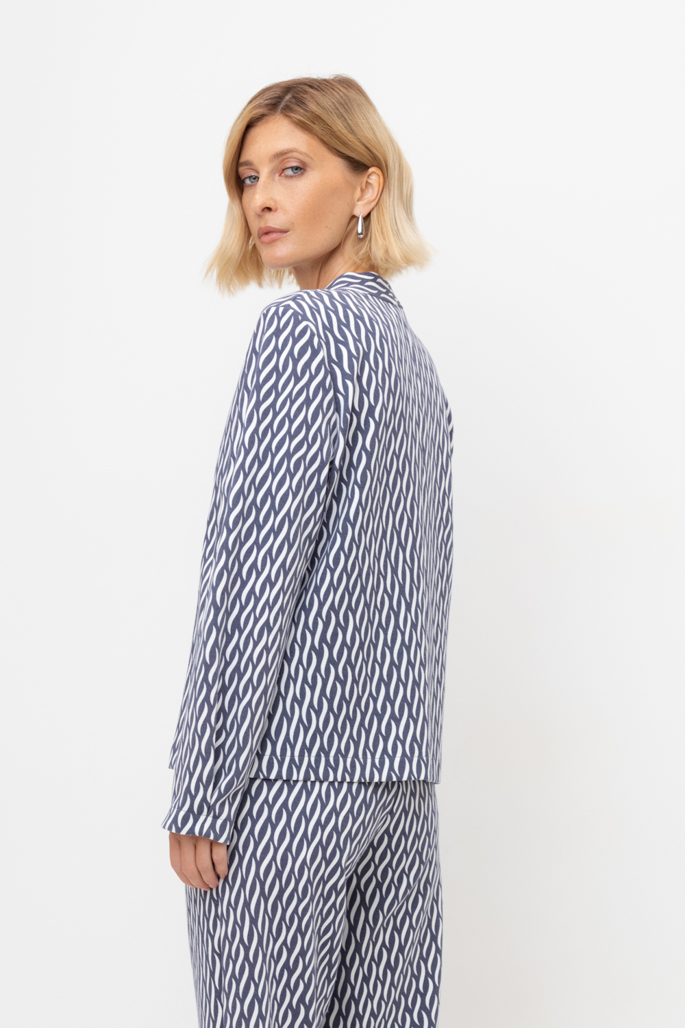 картинка Жакет приталенного силуэта от магазина Одежда+