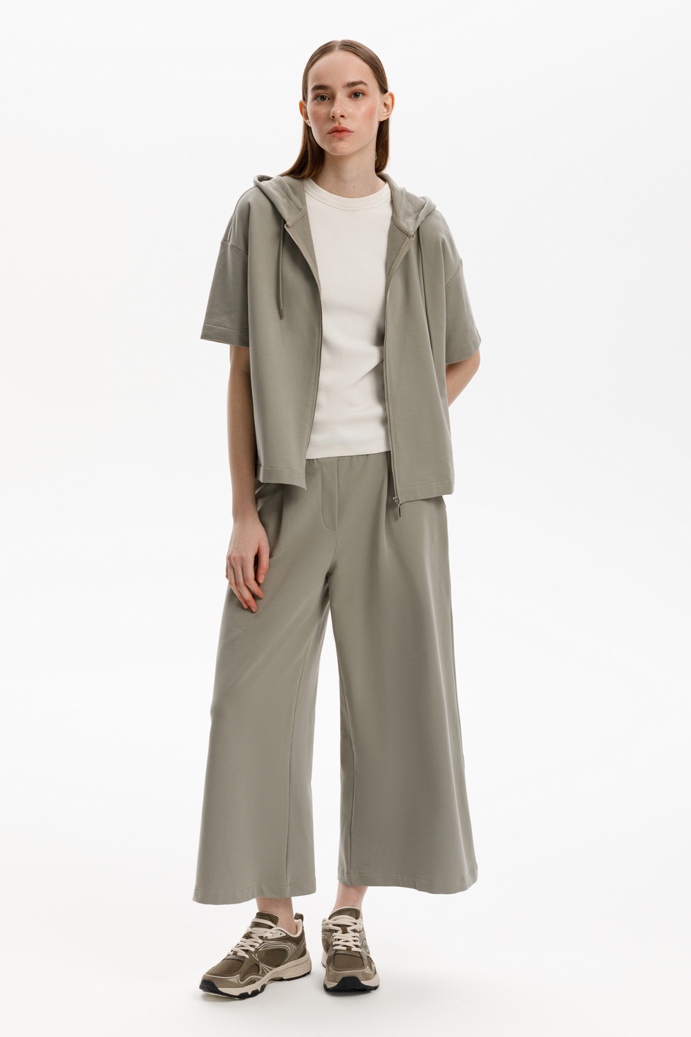 картинка Толстовка из мягкого футера с коротким рукавом от магазина Одежда+