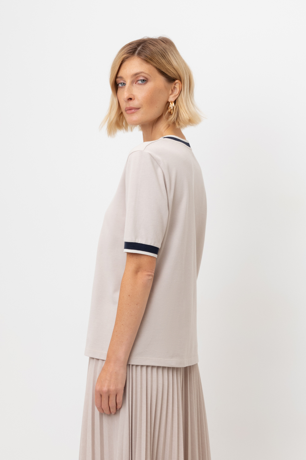 картинка Футболка с контрастными деталями от магазина Одежда+