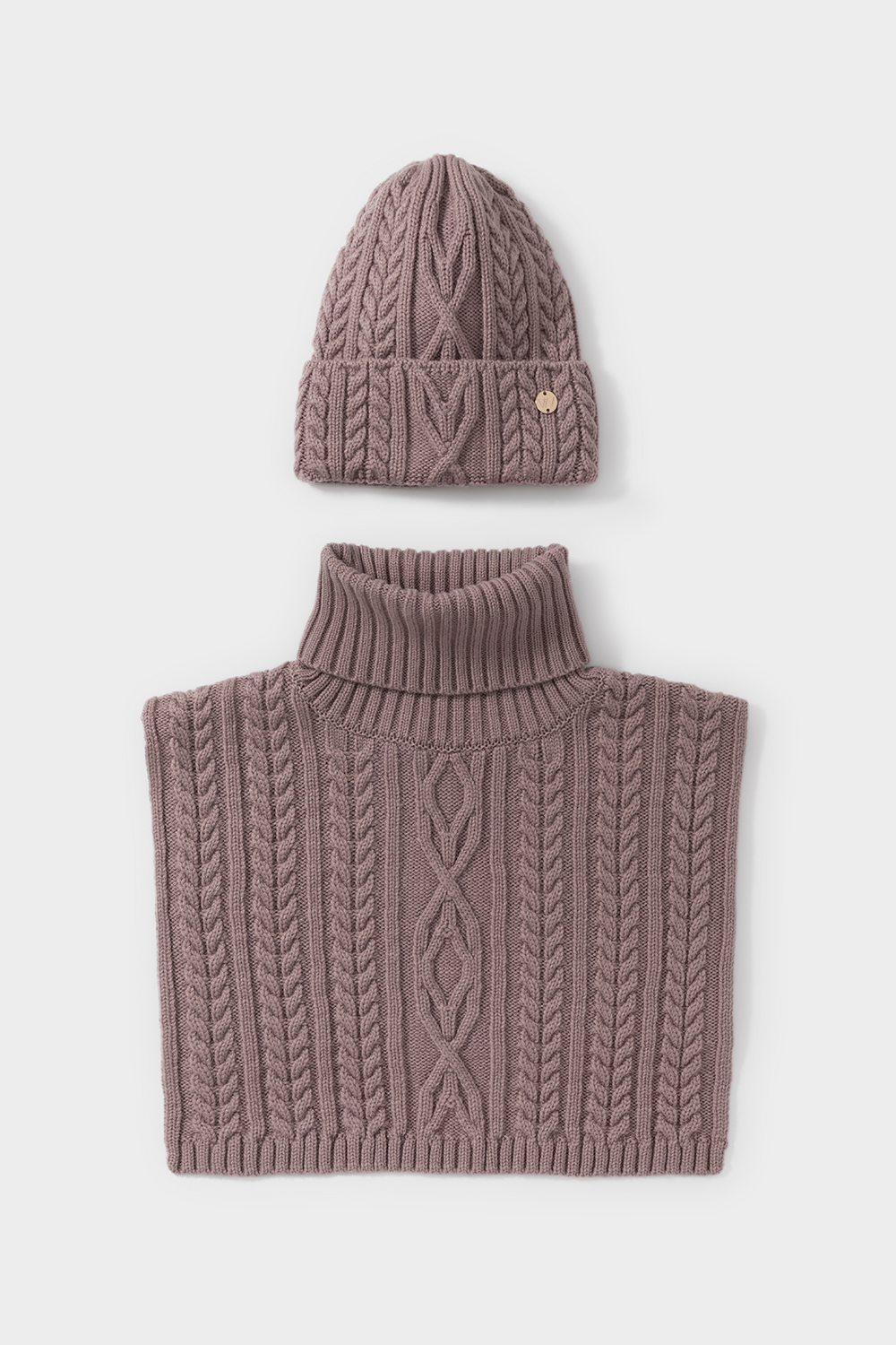 картинка Комлпект шапка и манишка от магазина Одежда+