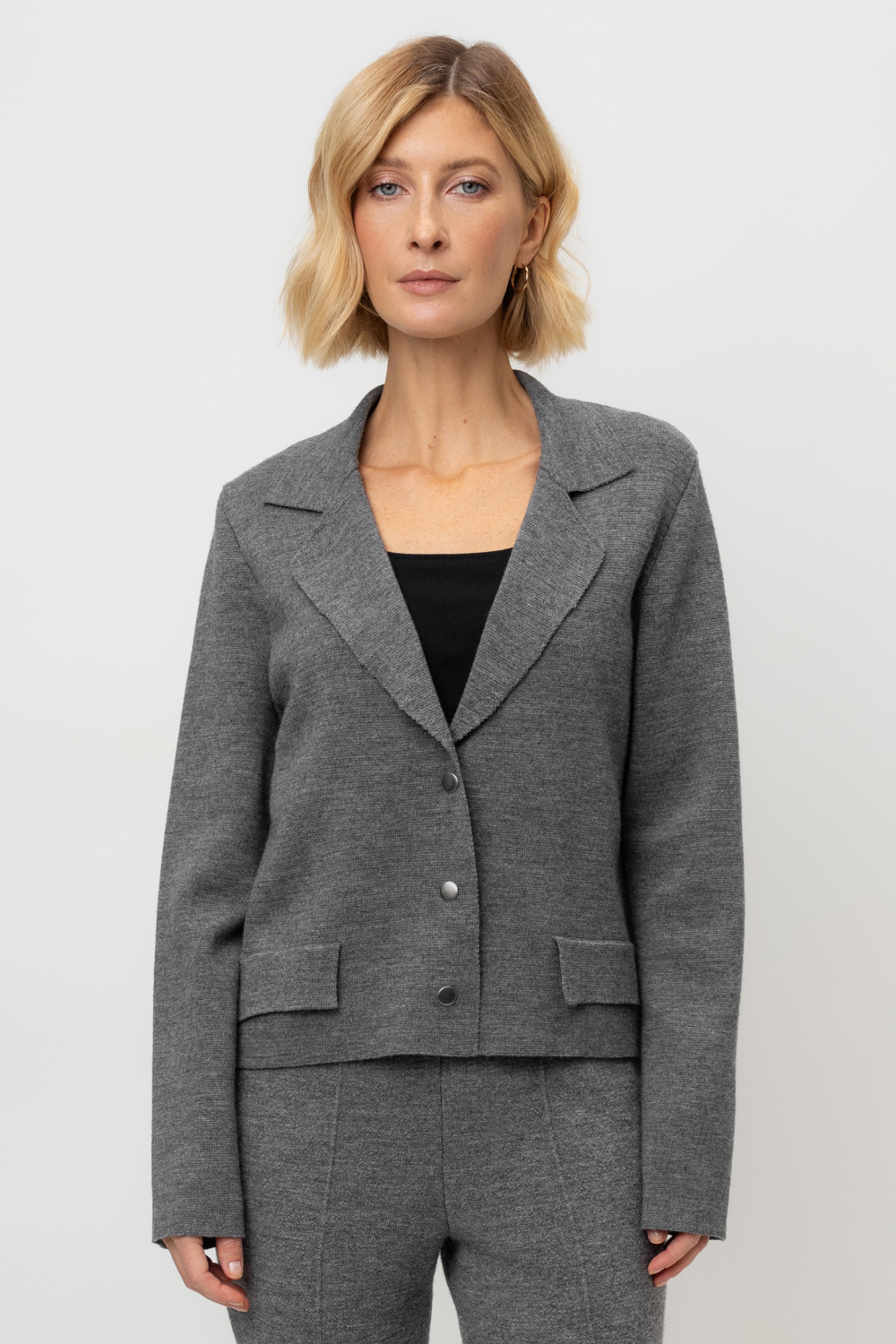 картинка Однобортный укороченный жакет из итальянской шерсти от магазина Одежда+