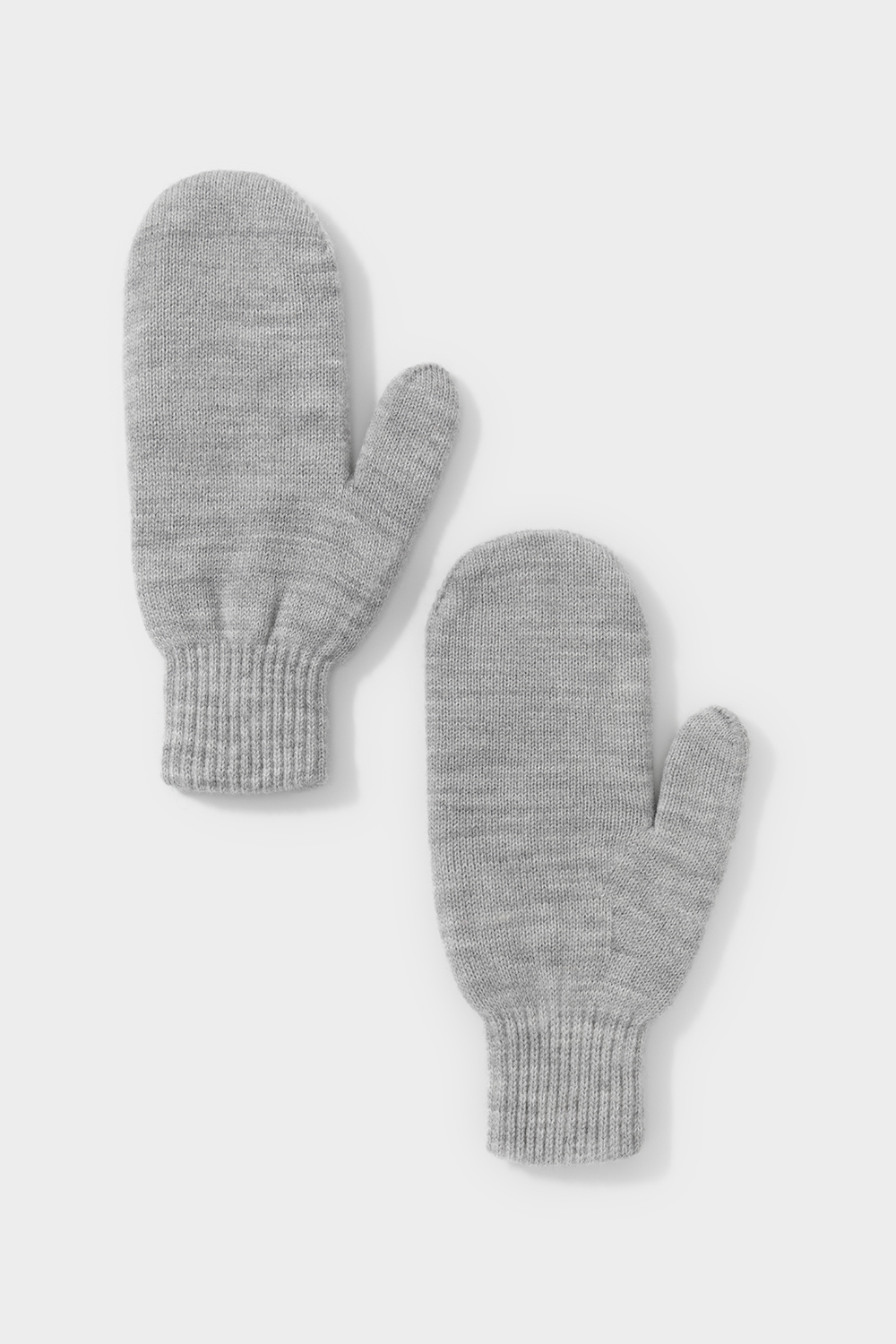 картинка Варежки вязаные от магазина Одежда+