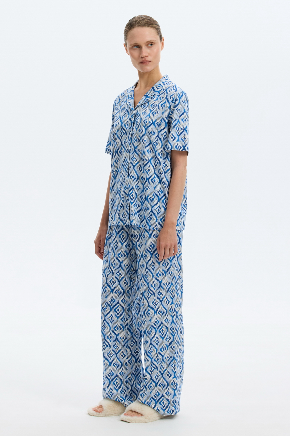 картинка Комплект рубашка и брюки из хлопка с модалом от магазина Одежда+