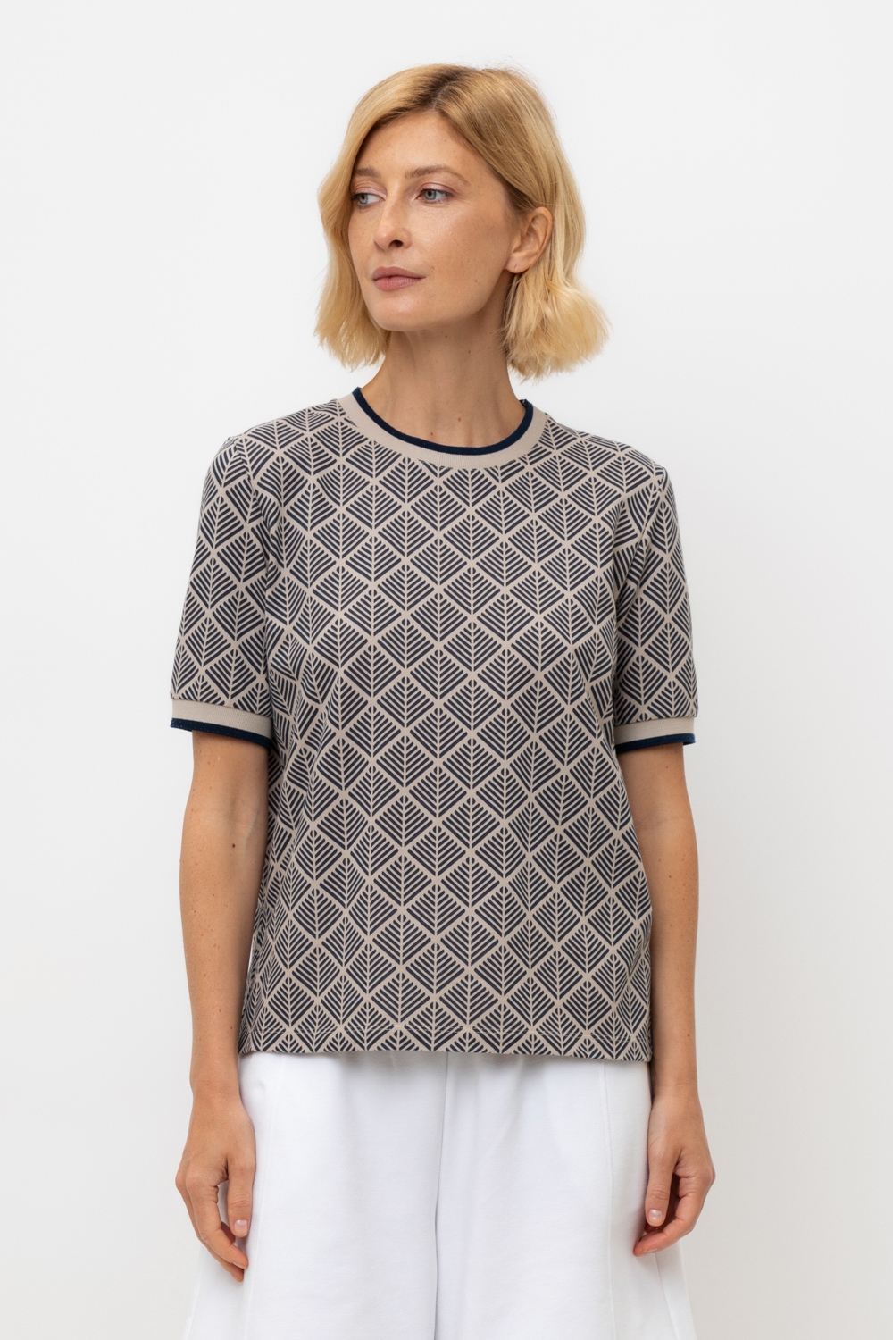 картинка Футболка с контрастными деталями от магазина Одежда+