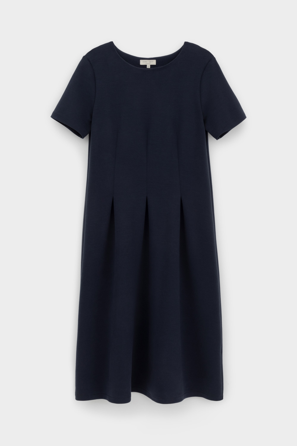 картинка Классическое платье-футляр приталенного силуэта от магазина Одежда+