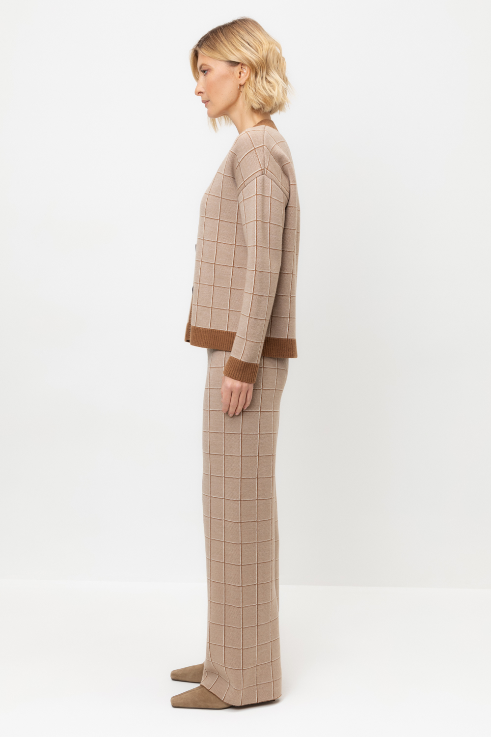 картинка Широкие брюки из мягкого жаккарда с мериносом от магазина Одежда+