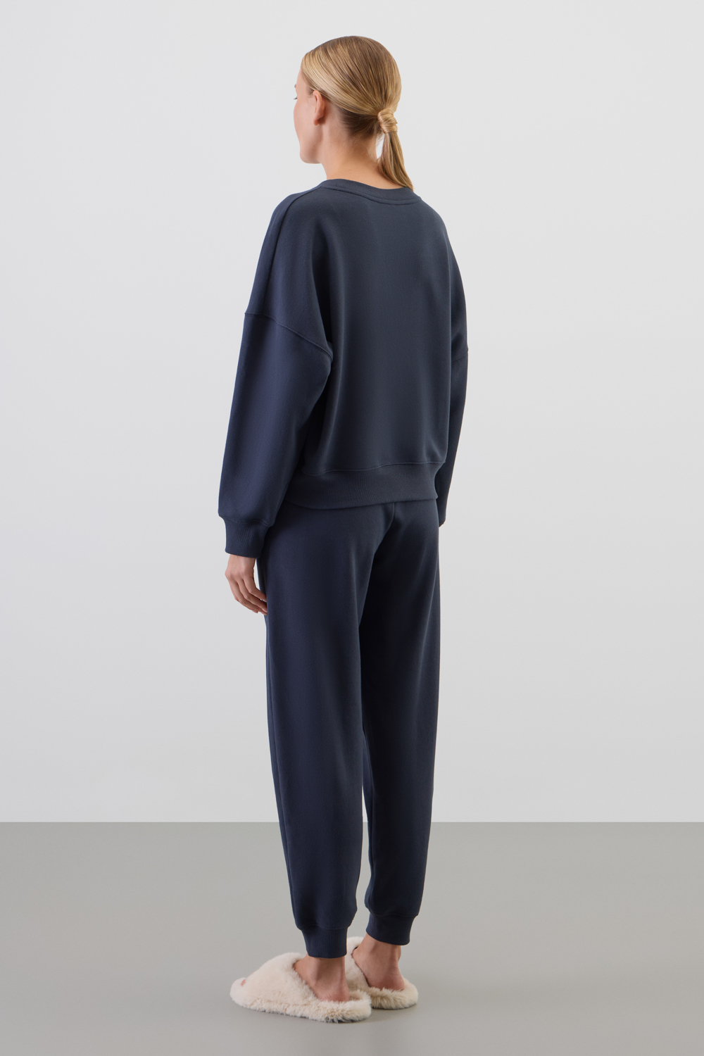 картинка Комплект толстовка и брюки из футера от магазина Одежда+