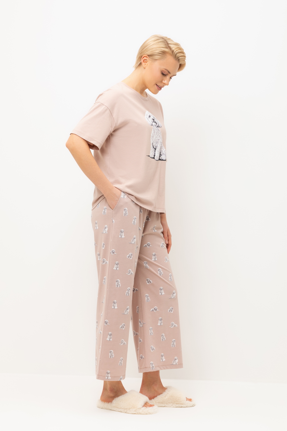 картинка Комплект футболка и брюки из хлопка от магазина Одежда+