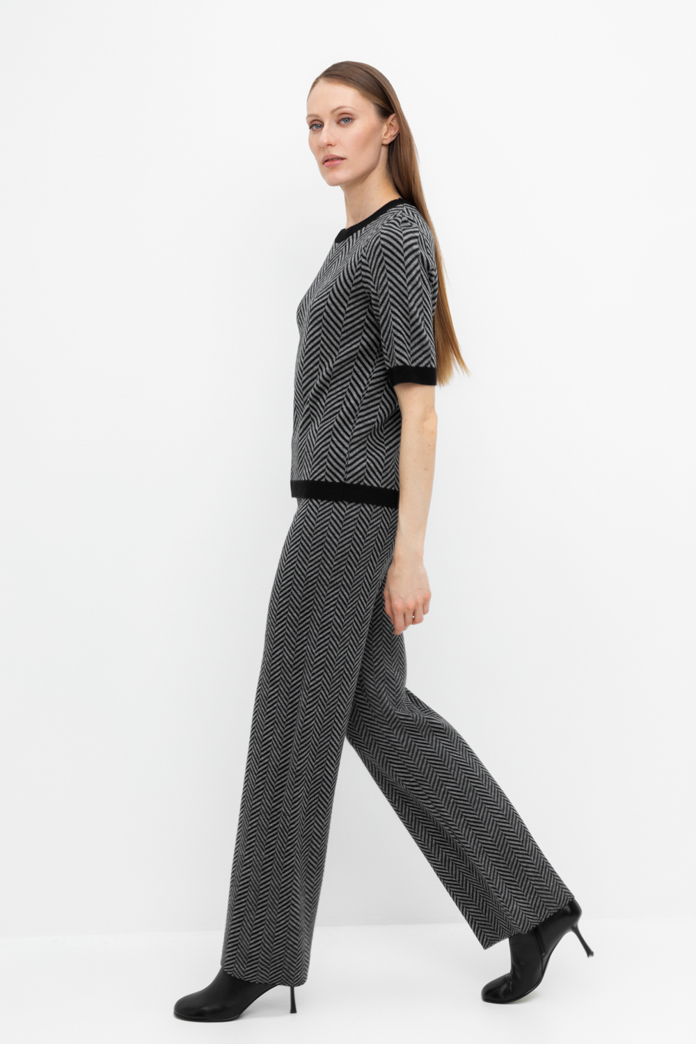 картинка Прямые брюки из смесовой шерсти от магазина Одежда+