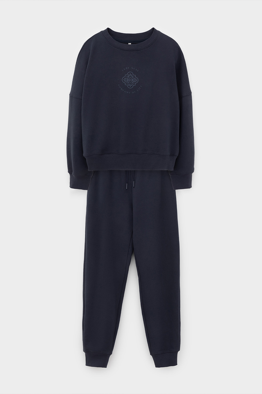 картинка Комплект толстовка и брюки из футера от магазина Одежда+