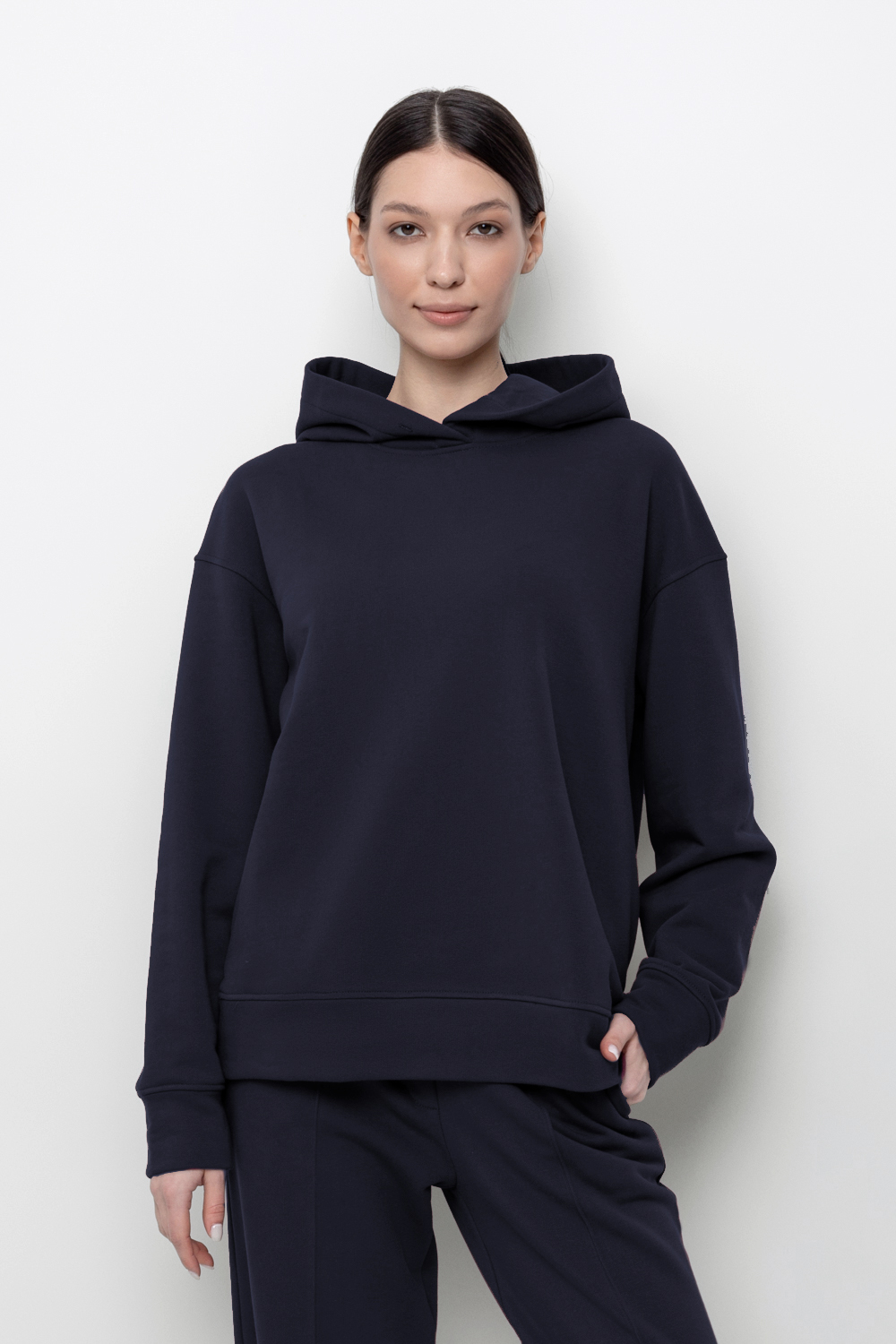 картинка Толстовка с капюшоном из мягкого петельчатого футера от магазина Одежда+