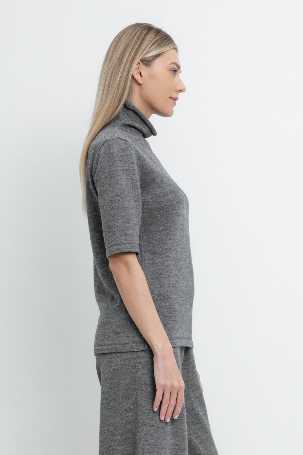 картинка Тонкий джемпер из итальянской шерсти от магазина Одежда+