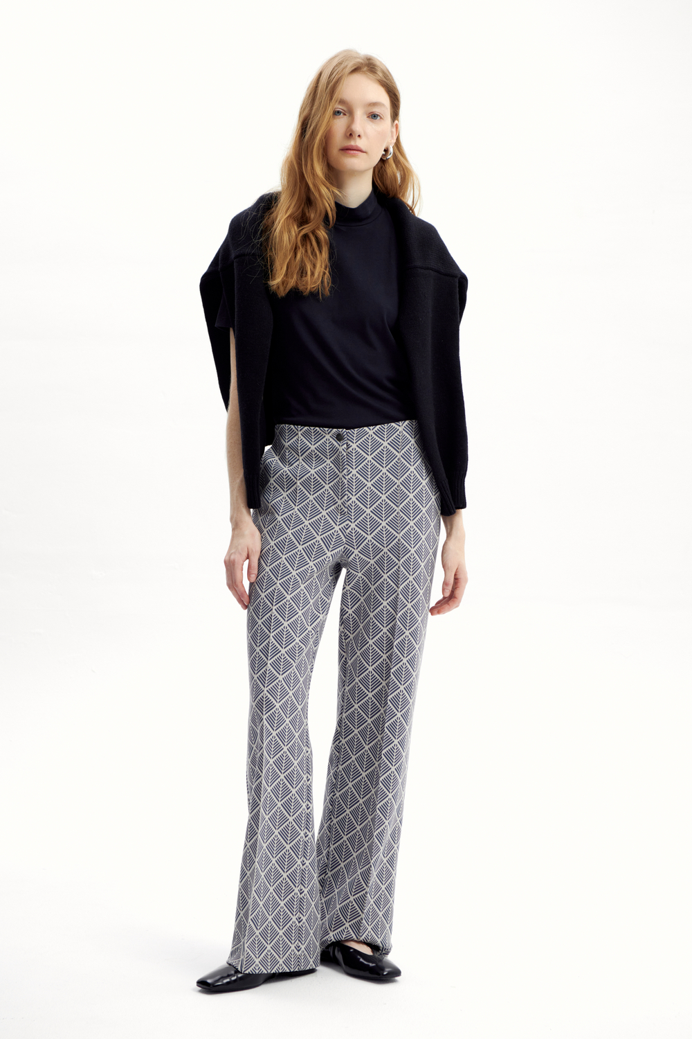 картинка Брюки из премиального трикотажа со стрелками от магазина Одежда+