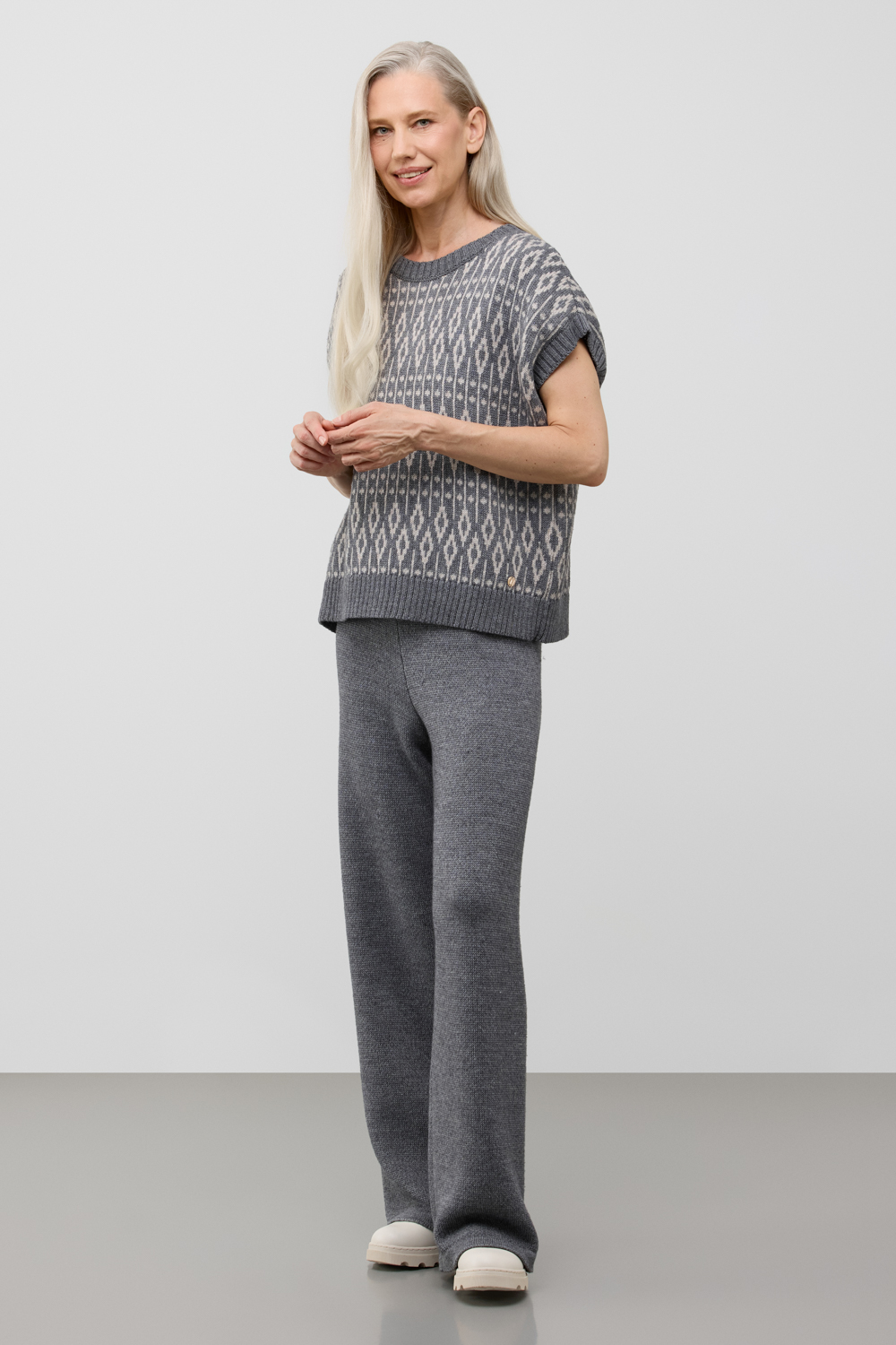 картинка Жилет от магазина Одежда+