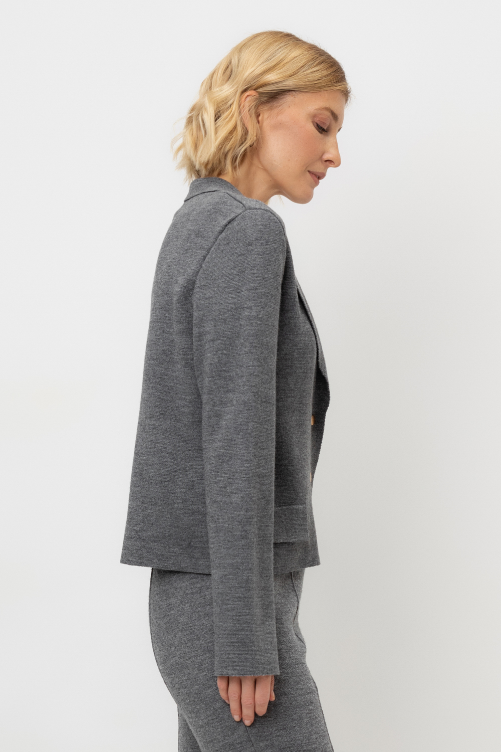 картинка Однобортный укороченный жакет из итальянской шерсти от магазина Одежда+