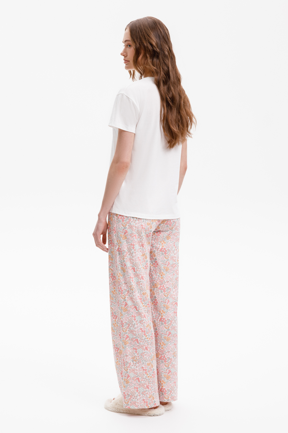 картинка Комплект с футболкой и брюками из 100% хлопка от магазина Одежда+