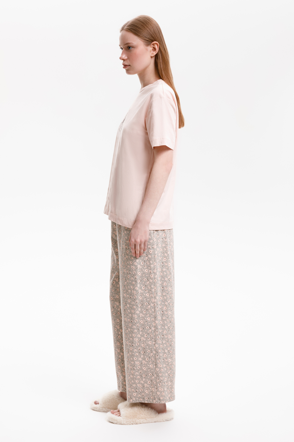 картинка Комплект футболка и брюки из хлопка от магазина Одежда+