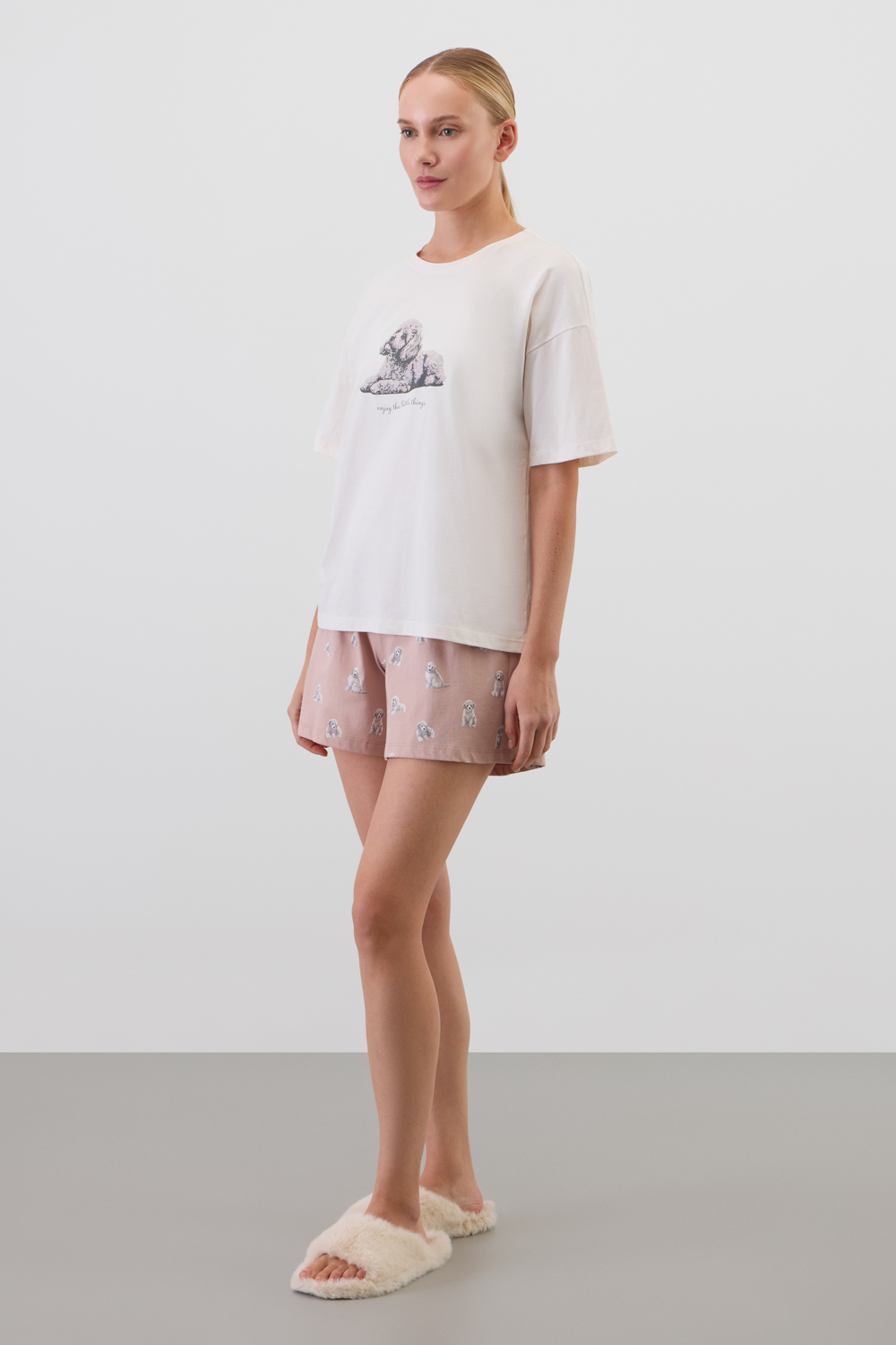 картинка Комплект с футболкой и шортами  из 100% хлопка от магазина Одежда+