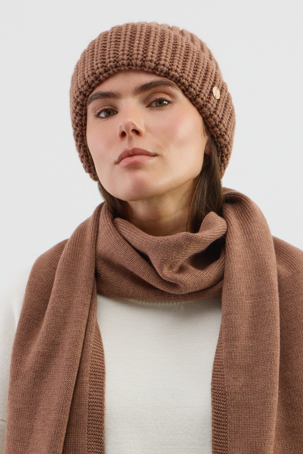 картинка Шапка вязаная с отворотом от магазина Одежда+