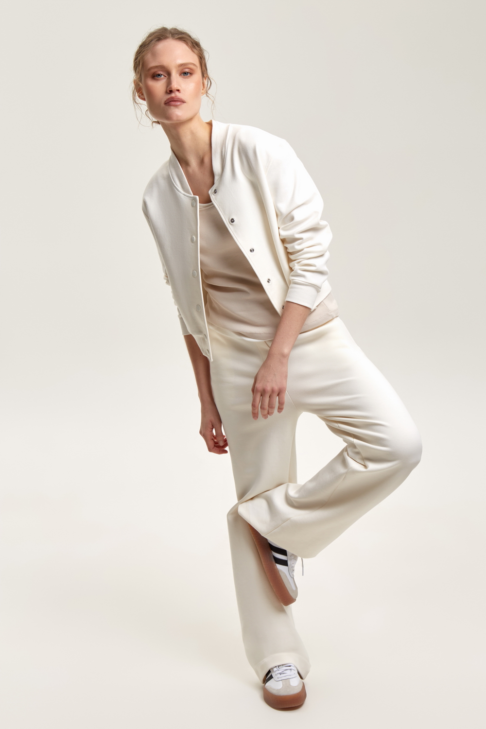 картинка Укороченный жакет из премиального трикотажа со спандексом от магазина Одежда+