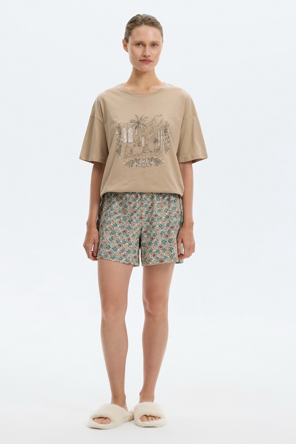 картинка Комплект с футболкой и шортами  из 100% хлопка от магазина Одежда+