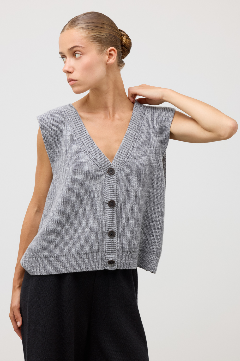 картинка Жилет от магазина Одежда+