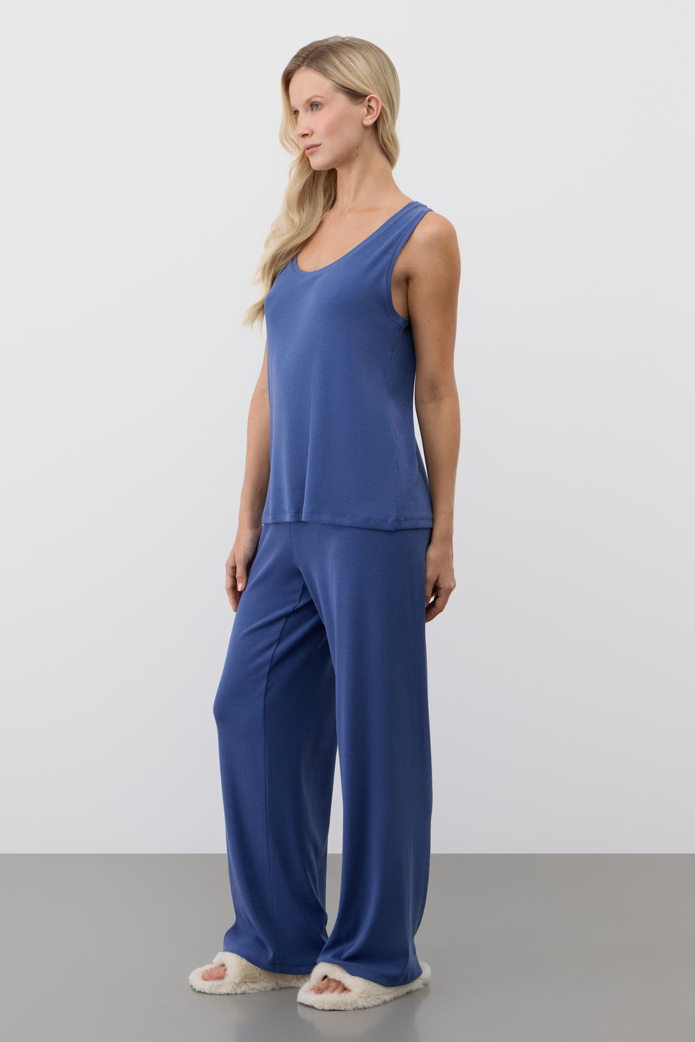 картинка Комплект топ и брюки в рубчик от магазина Одежда+