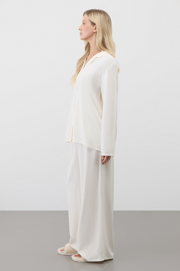 картинка Комплект рубашка и брюки из вискозы от магазина Одежда+